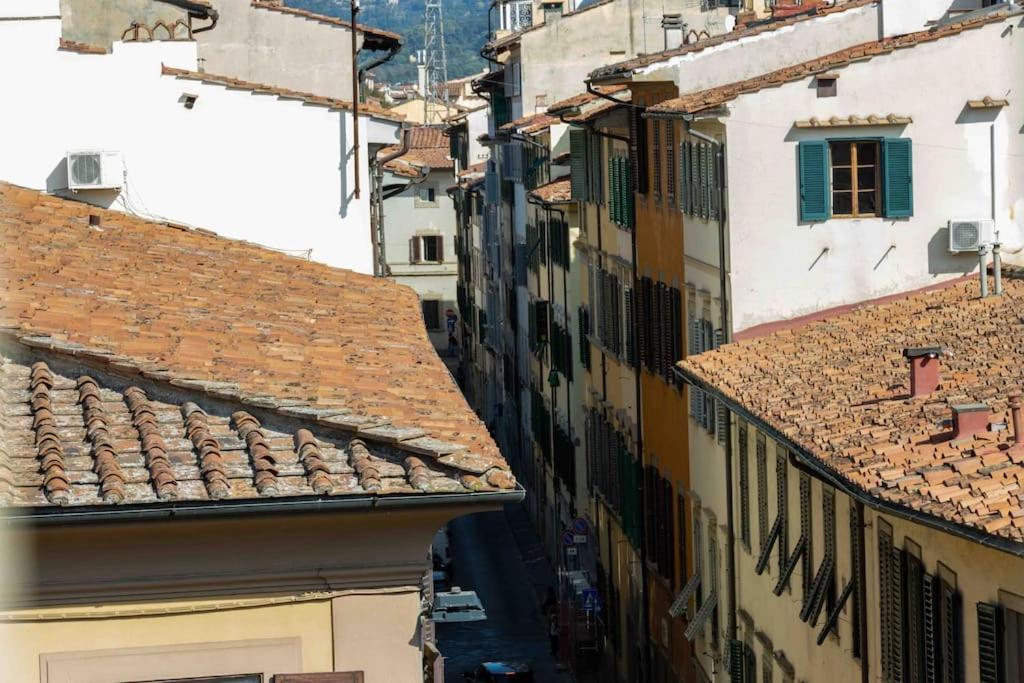 Apartment Verdi With Terrace Florence